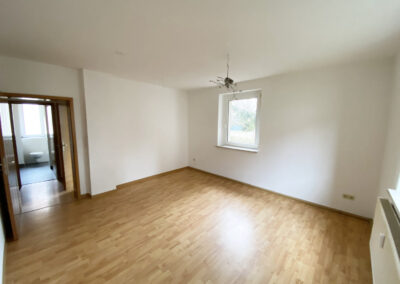 4 Zimmer Wohnung Raum 1