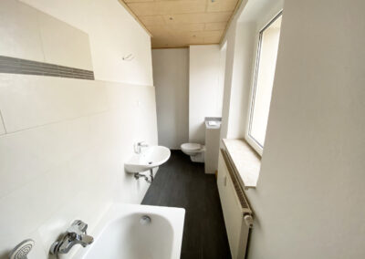 4 Zimmer Wohnung Bad / Toilette