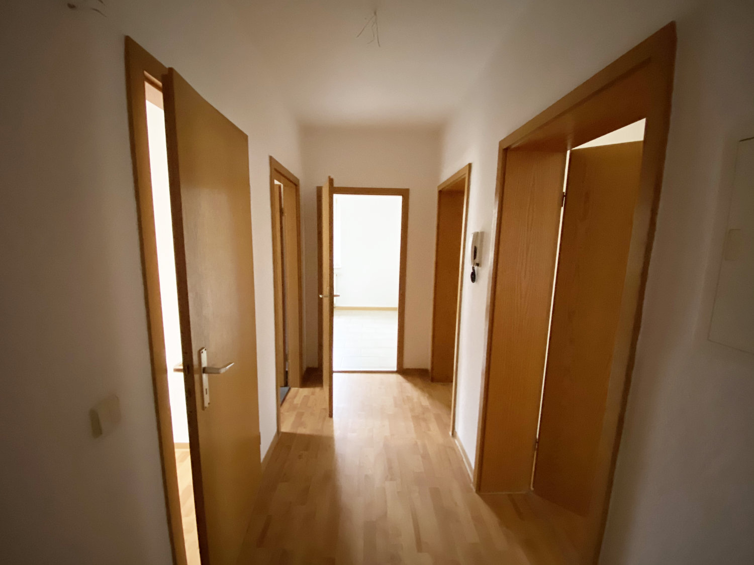 4 Zimmer Wohnung Flur